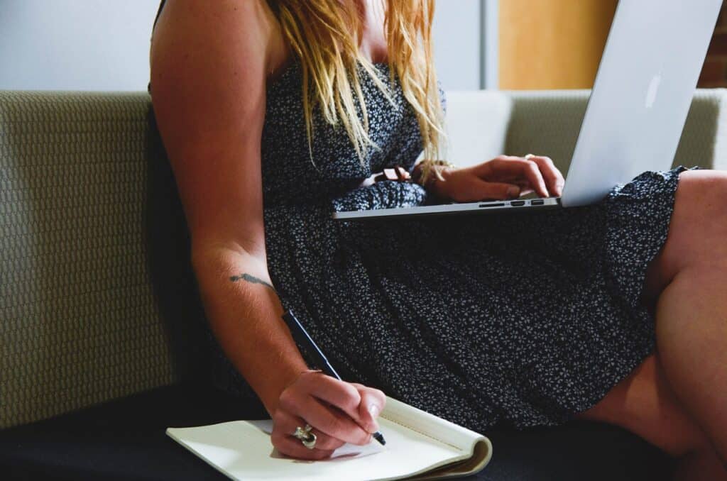How to Make Money Online As a Teenager