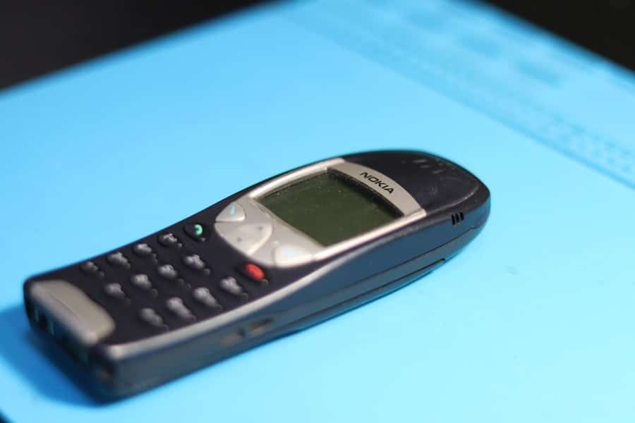 Mobile phone with money icon
