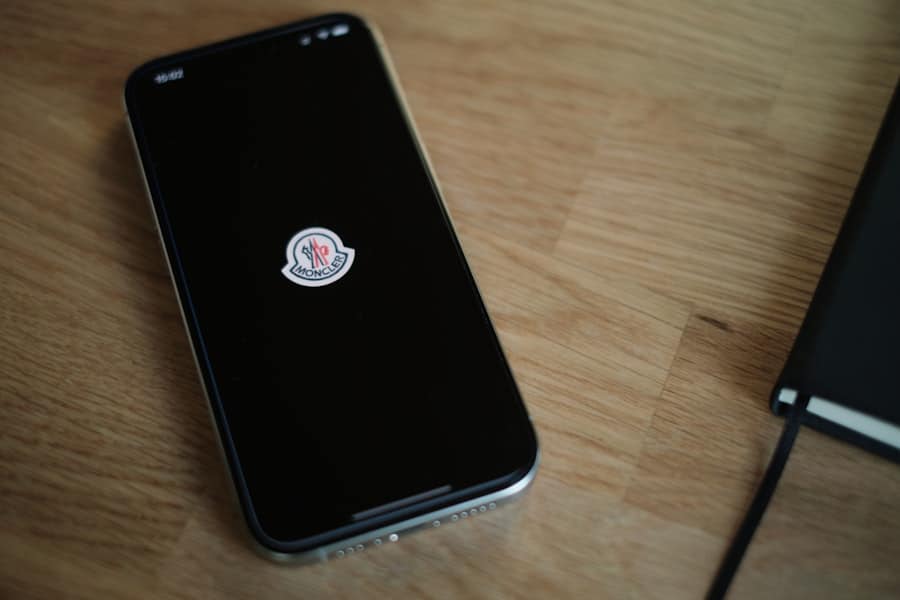 Mobile phone with money icon