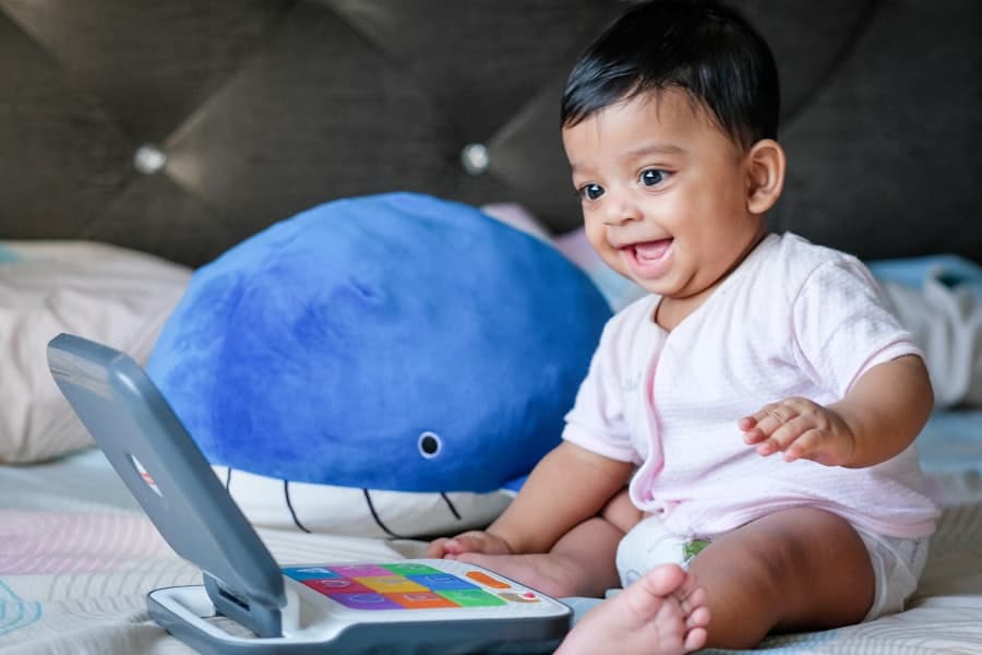 Photo Laptop and baby