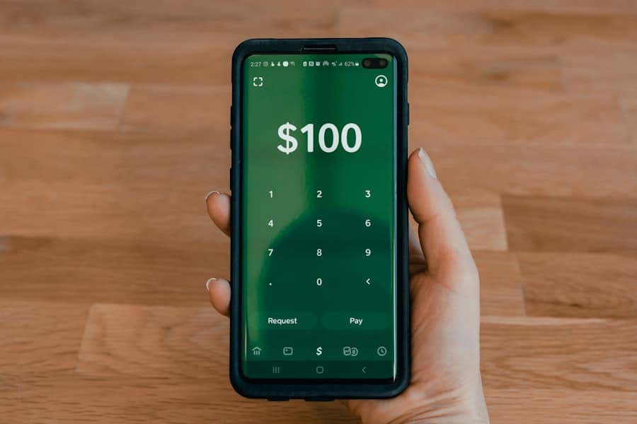 Photo Smartphone with money icon