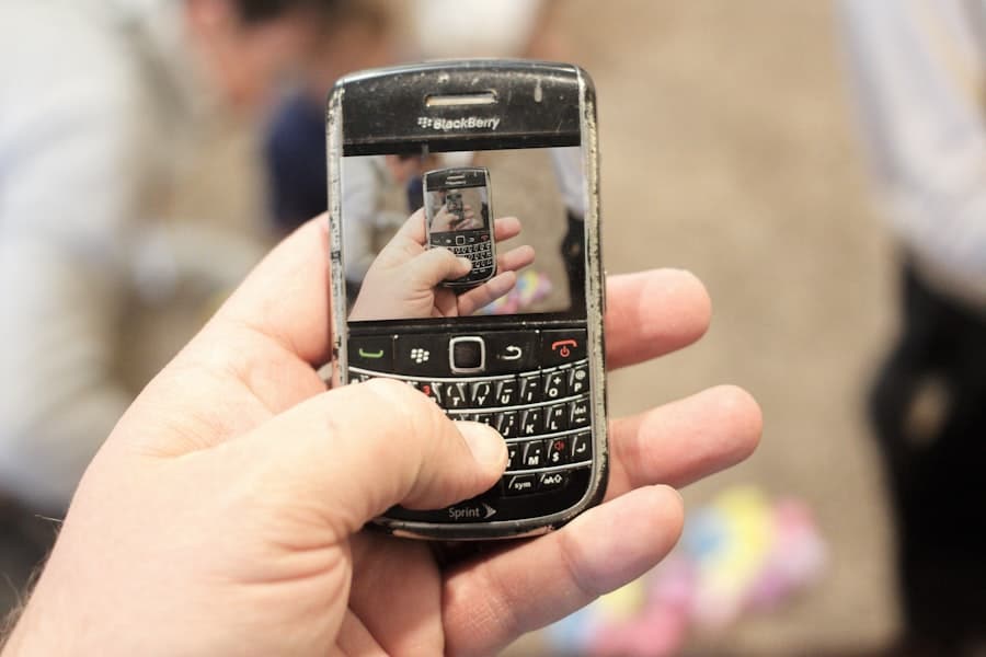 Photo Mobile phone with money icon
