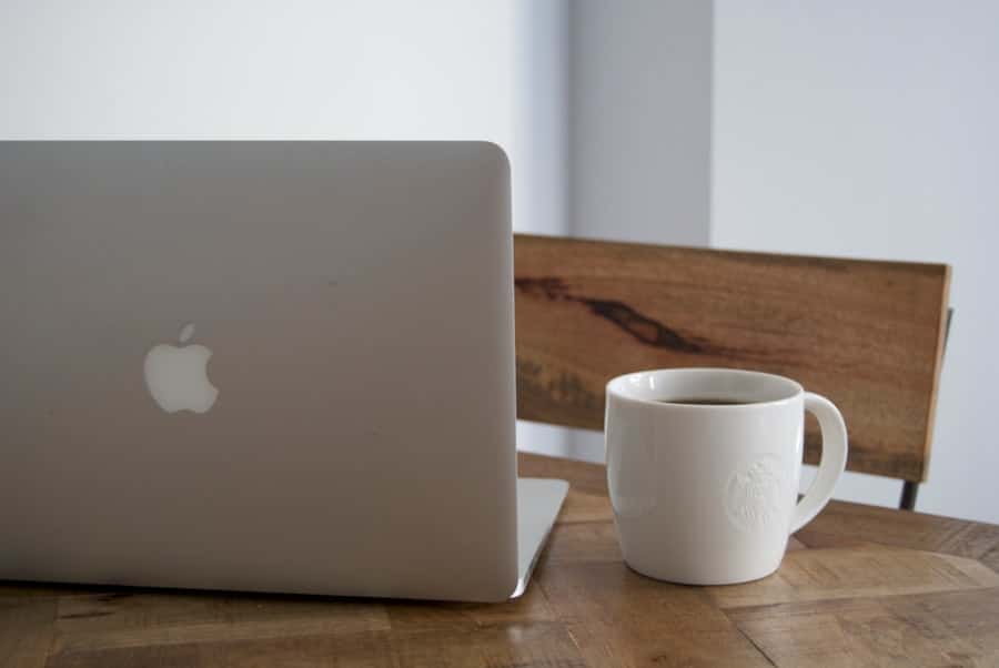Photo Laptop and coffee