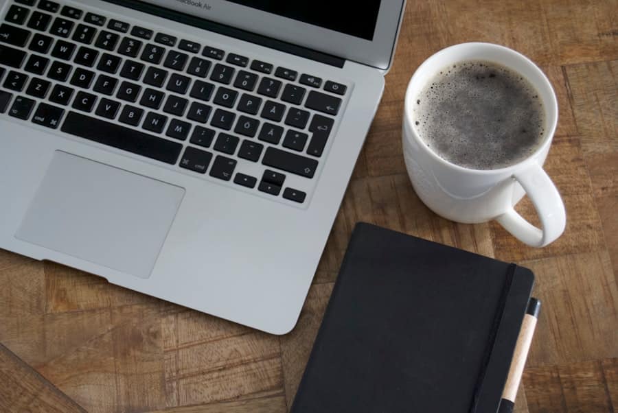Photo Laptop and coffee