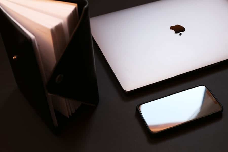 Photo Laptop and Smartphone