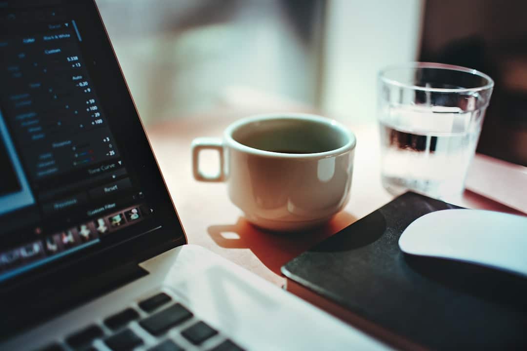 Photo Laptop and coffee