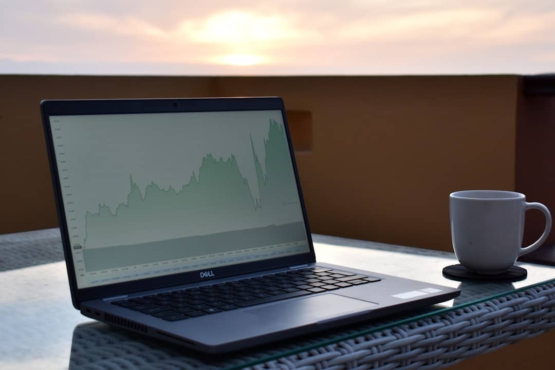 Photo Laptop and money