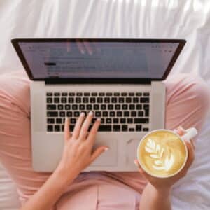 Photo Laptop and coffee