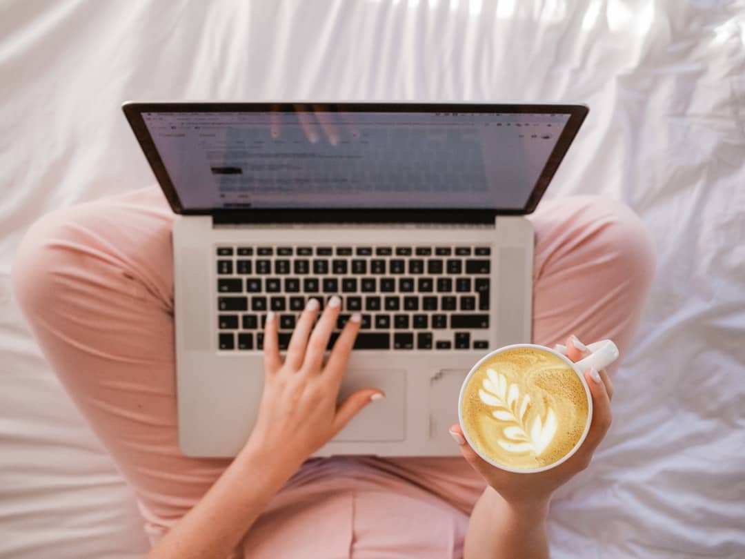Photo Laptop and coffee