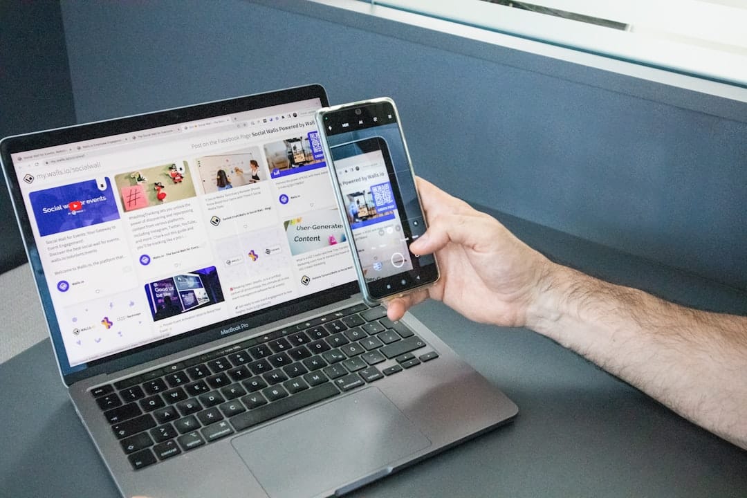 Photo Laptop and Smartphone